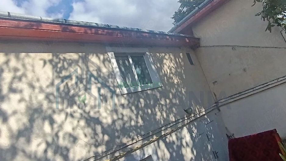 Casă de vânzare în Iași, zona Țicău, lângă Sărăriei - 123 mp + beci și 600 mp teren - Poză 2
