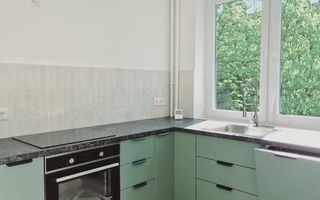 Apartament renovat, balcon mare, zonă verde liniștită, Iulius Mall. - Poză 2