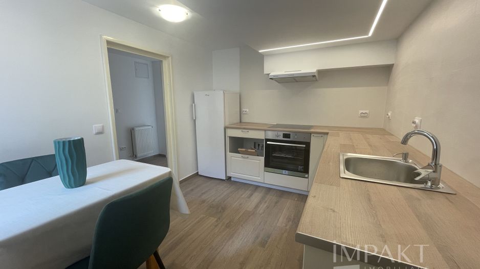 Apartament cu doua dormitoare, doua bai si living langa Piata Unirii - Poză 7