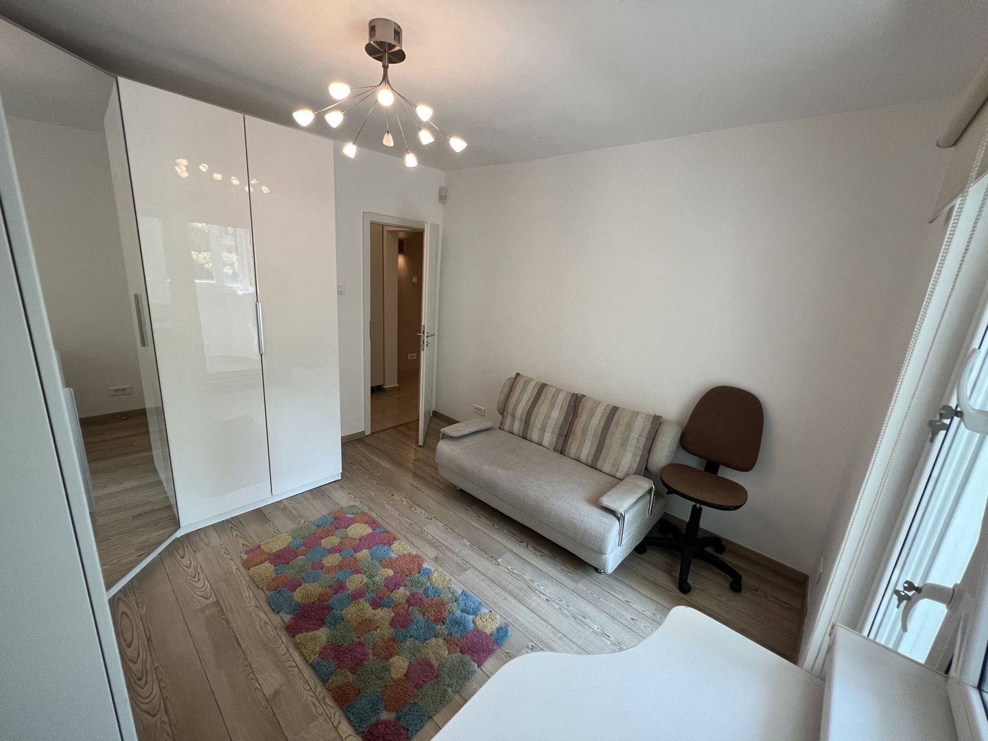 Apartament Lux 4 camere metrou loc parcare - Poză 15