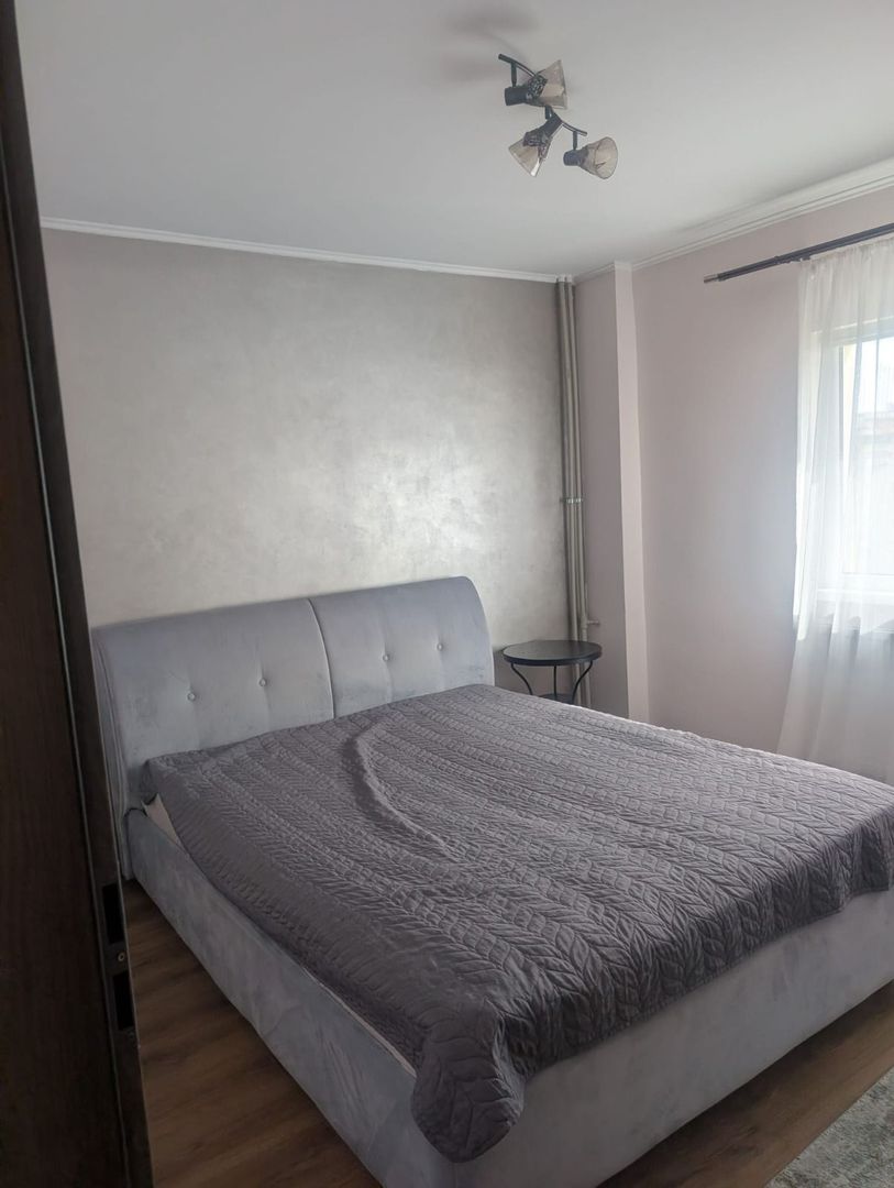 Închiriere 3 Camere, 90mp, Rahova - Sebastian, Centrală Proprie - Poză 1