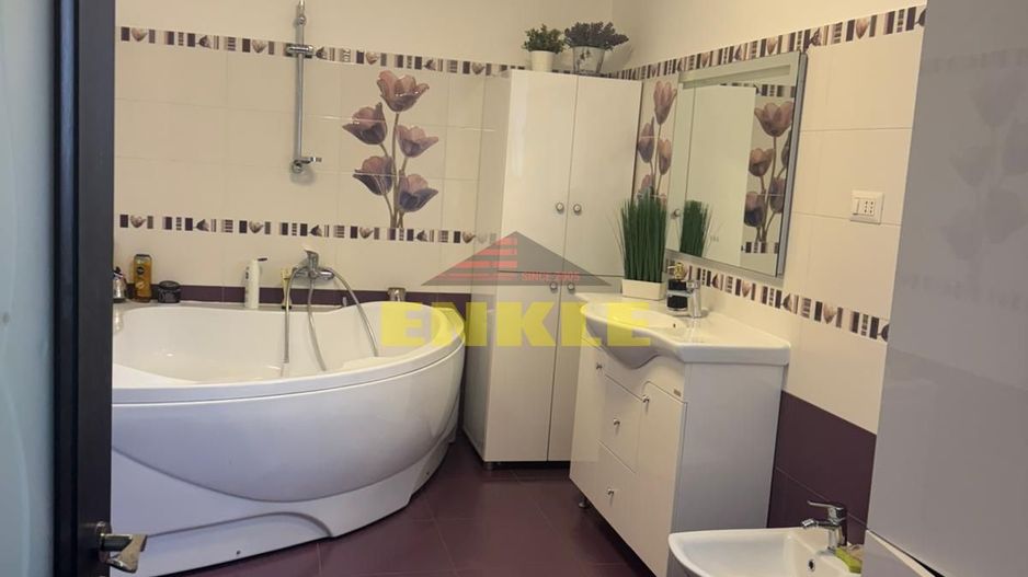 Oportunitate excelentă – teren generos + casă MOBILATĂ UTILATĂ - Poză 6