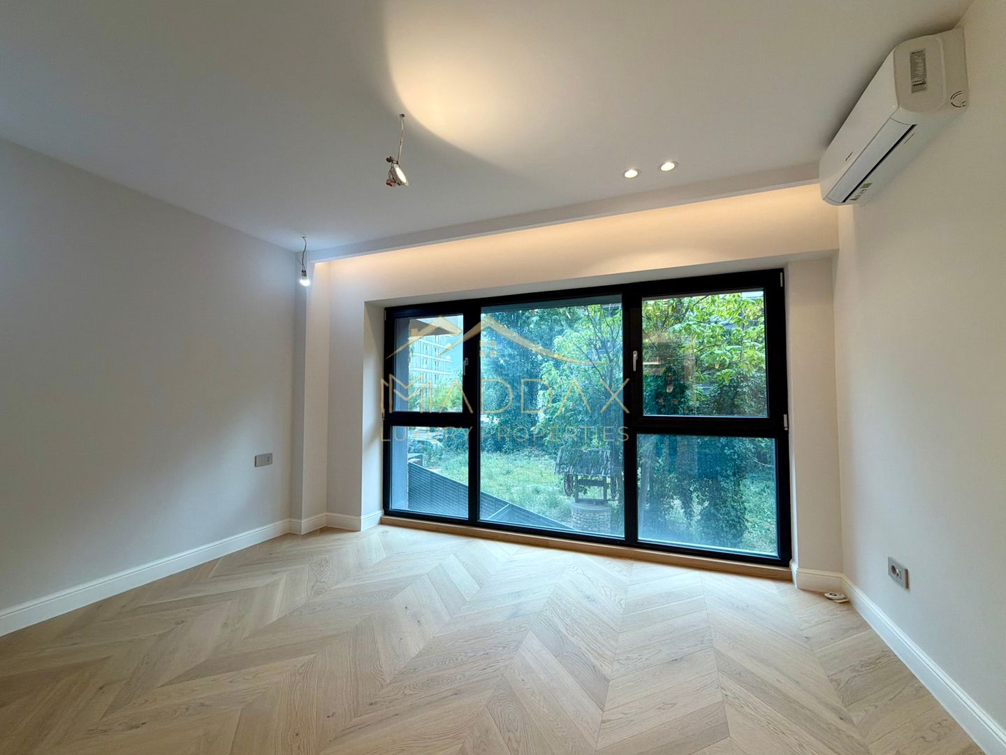 Duplex 4 camere cu gradina //  200 mp + curte 150mp // Straulesti - Poză 21