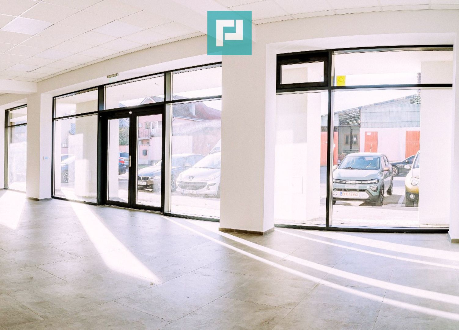 Spațiu comercial nou, vitrine mari, Calea Clujului - Poză 2