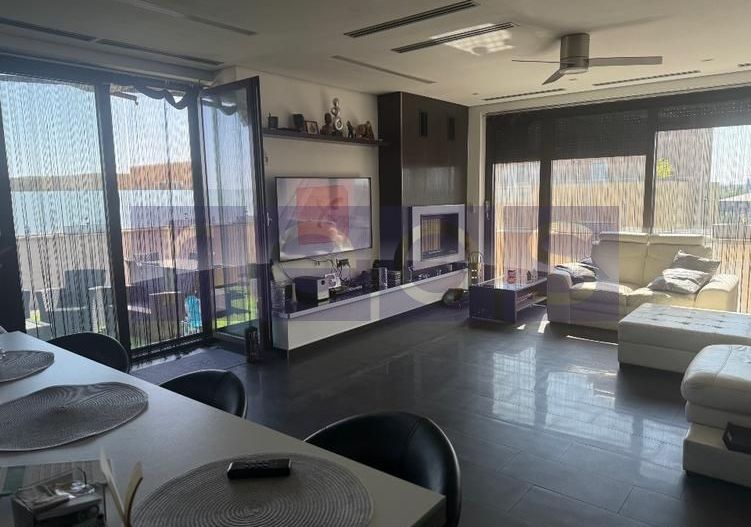 VANZARE PENTHOUSE SPECTACULOS OTOPENI |  355 MP | - Poză 1