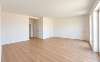 3 camere.  Etaj intermediar. Asfalt. Loc de parcare. - Poză 2