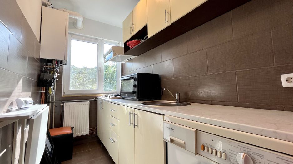 Apartament 2 camere,  vibrant si primitor, zona Complex - Stadion - Poză 14