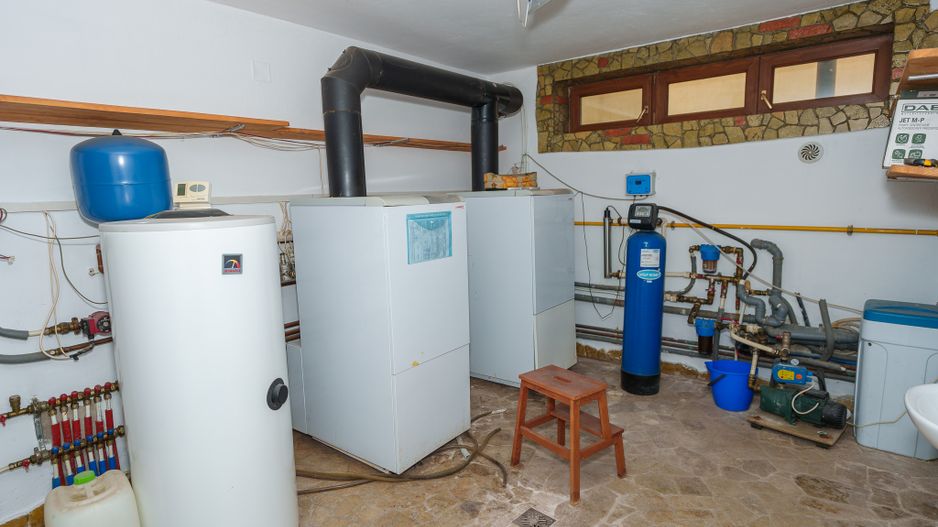 Proprietate Spațioasă Jucu de Mijloc - Ideală ca Locuință sau Afaceri - Poză 25