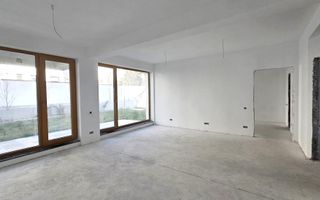 Apartament de vanzare 3 camere + curte 75mp***Domenii - Poză 1