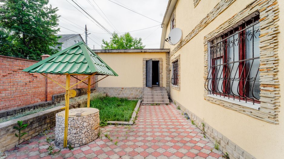 Casă  în 2 nivele - Durlești - Poză 20