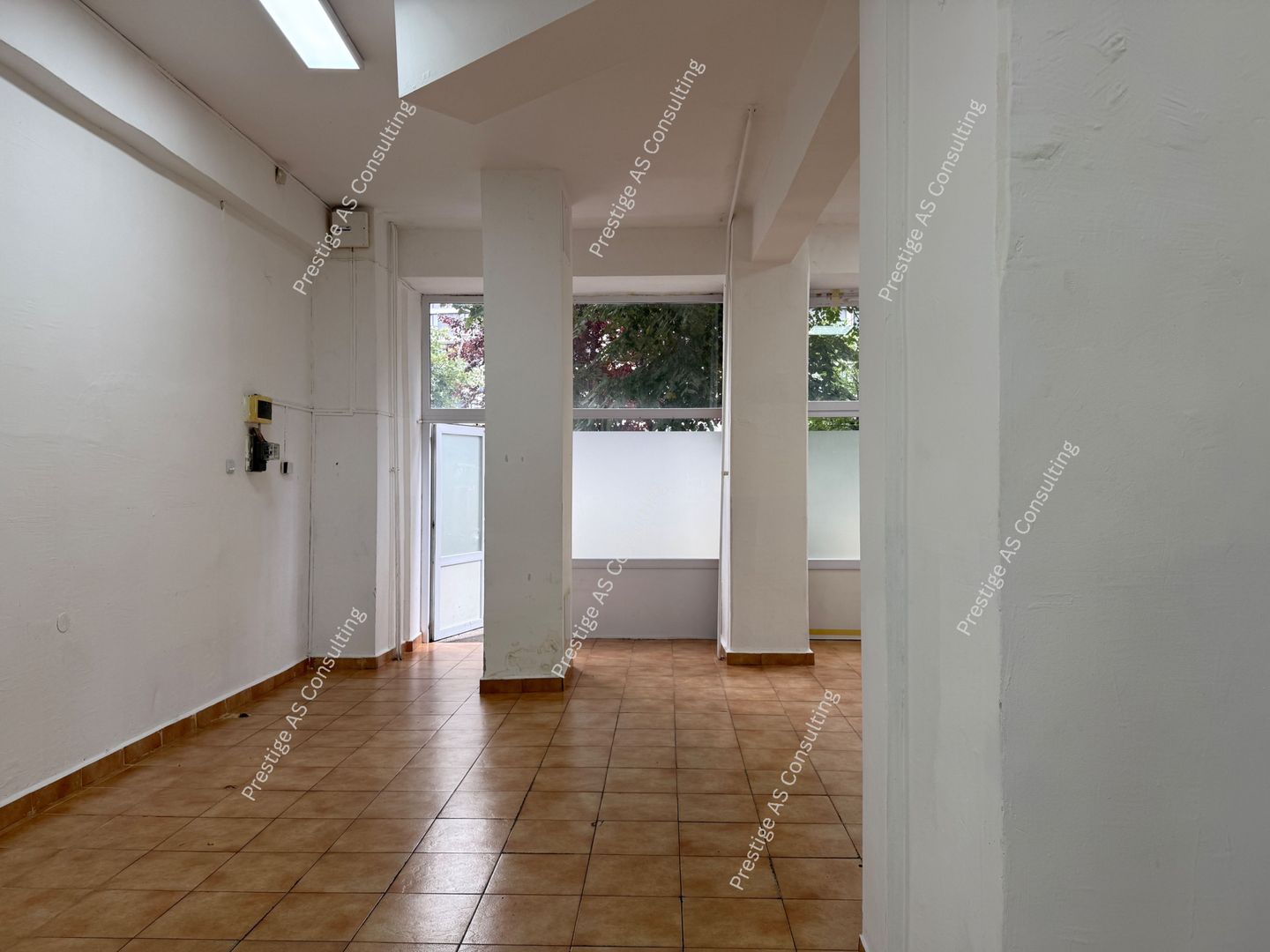 Spatiu comercial Parter cu Vad comercial | 80mp Soarelui-Uranus Plaza - Poză 11