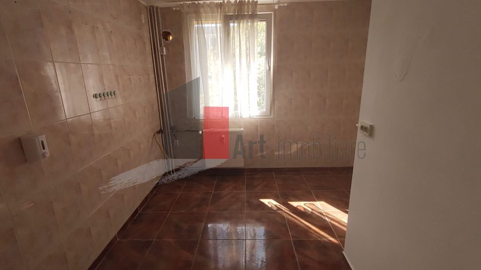 Vânzare apartament 4 camere decomandat Bd. Brâncoveanu - Izvorul Mureșului - Poză 13