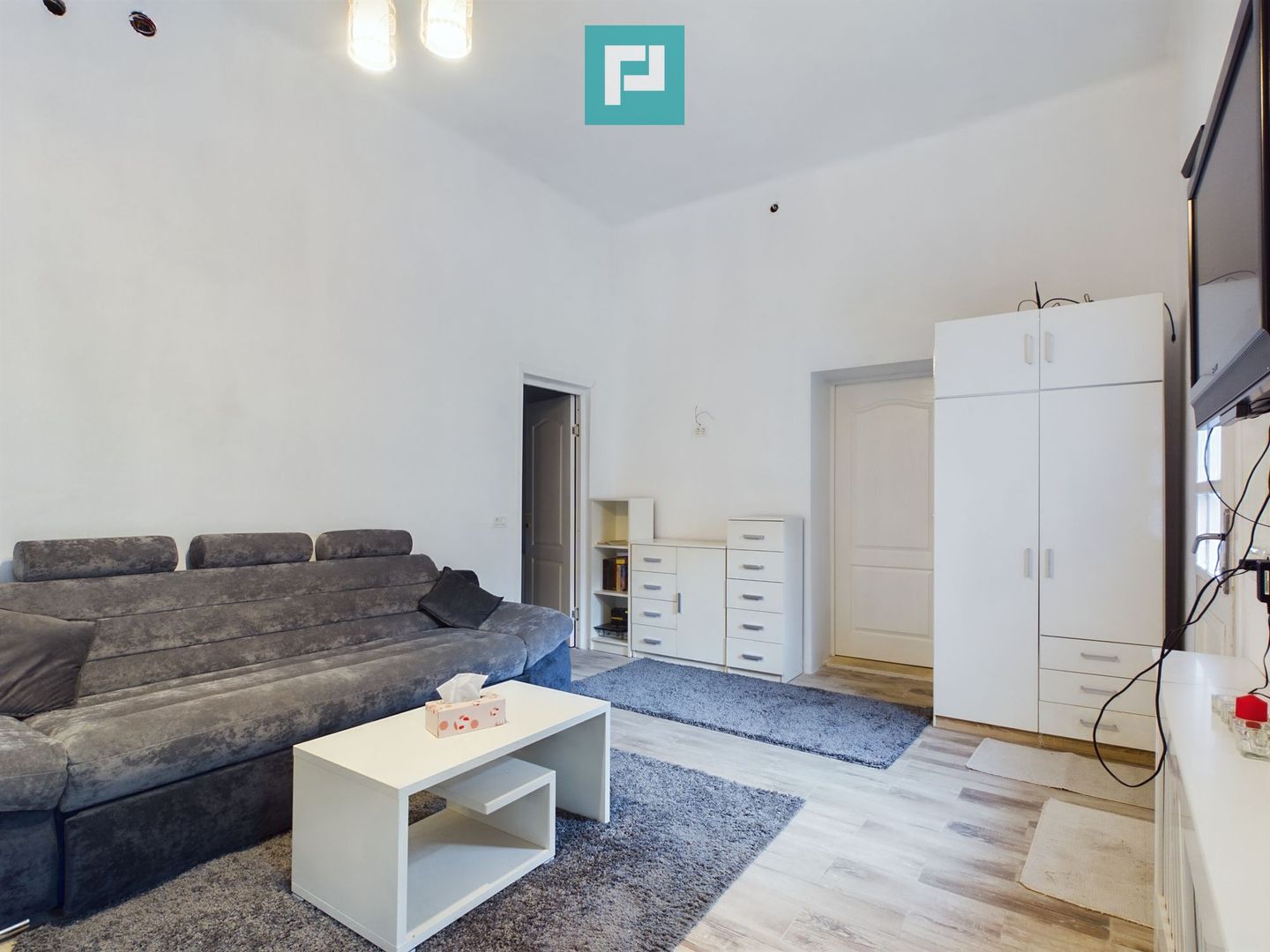 Apartament cu 2 camere la casă zonă centrală - Poză 4