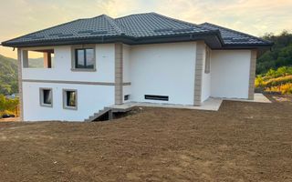 Casă 5 camere de vânzare | Vlădești, Râmnicu Vâlcea | 239 mp - Poză 3