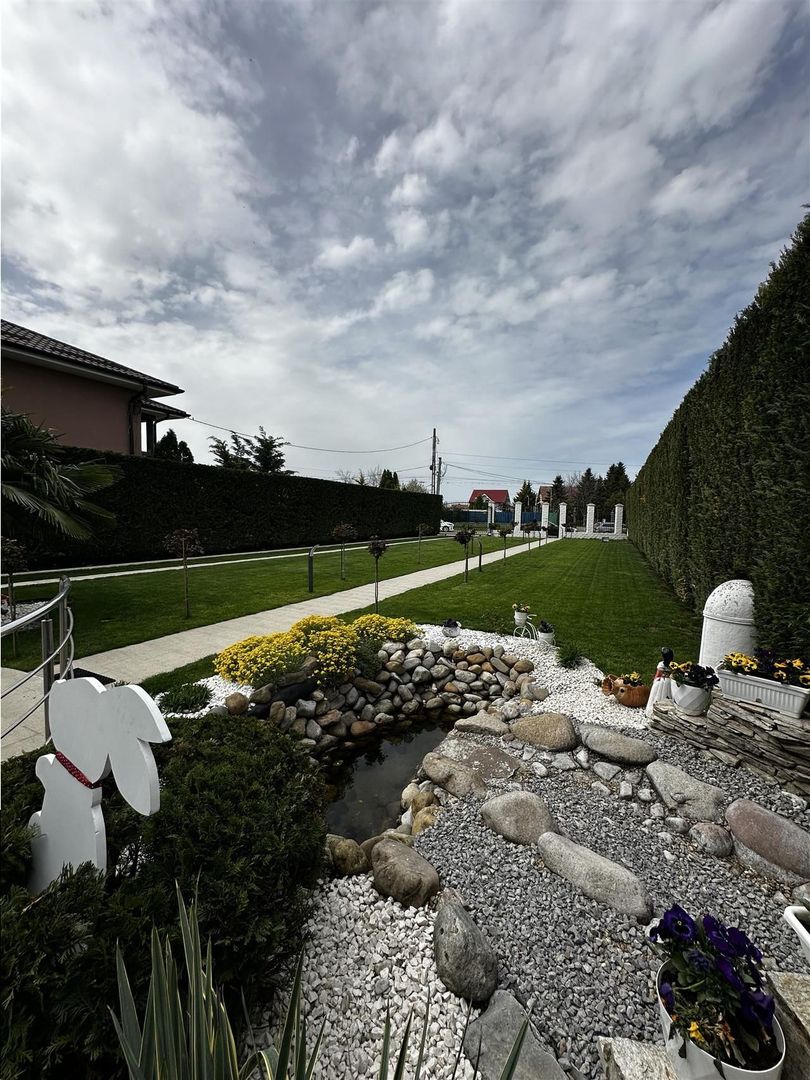 Vila lux cu piscina Sanmartin - Poză 2