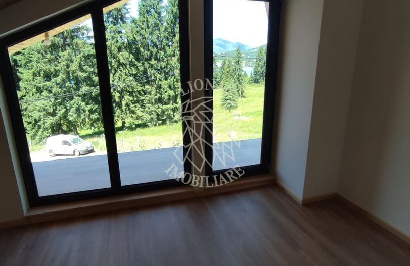 Cabana Noua 3 camere cu acces la Lac-teren 300 mp-terasa-Colibita - Poză 9