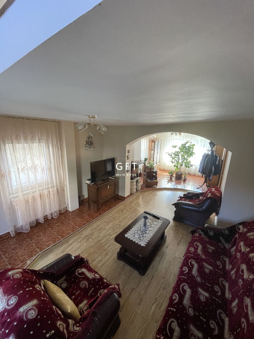 Casa, zona centrala! - Poză 1