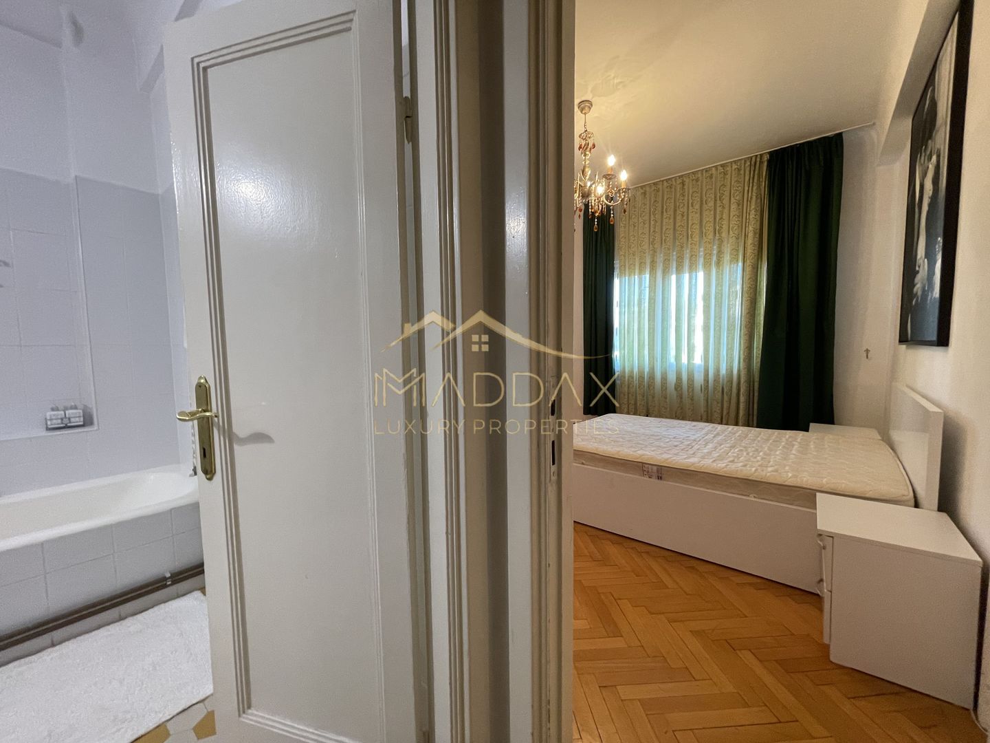 Apartament 5 camere****zona Centrala - Poză 15