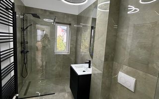 Apartament cu 2 camere, zona Centrala ! - Poză 8