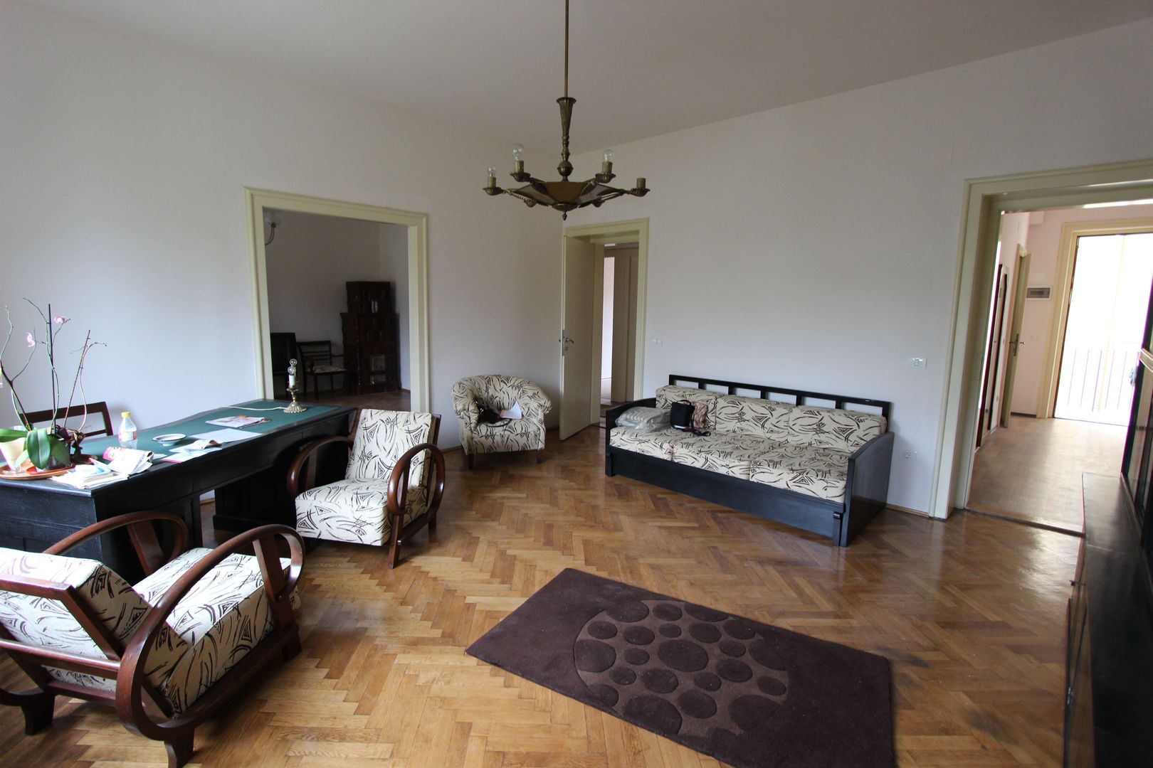 Apartament spatios 3 camere,zona medicina - Poză 2