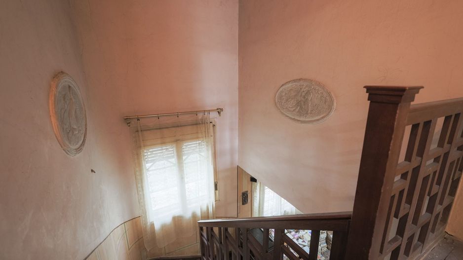 VILĂ INTERBELICĂ CU TEREN GENEROS ȘI SPAȚIU COMERCIAL . VÂRFUL CU DOR - Poză 6