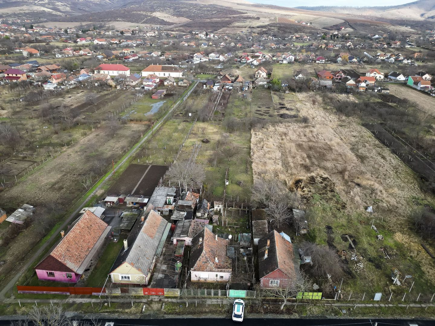 Casă modestă cu 3 camere în Ghioroc - Poză 15