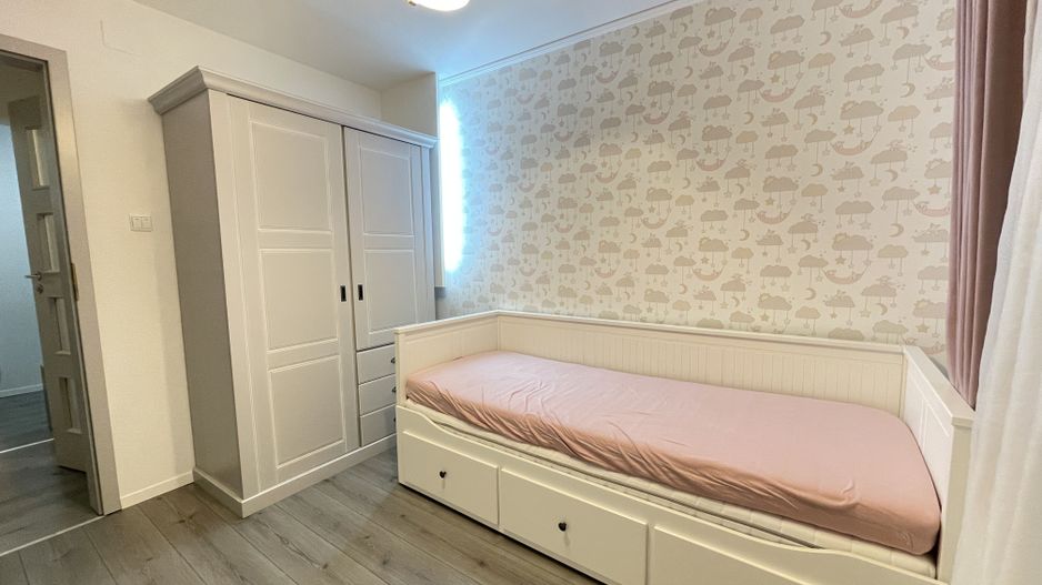 Apartament amenajat frumos,mobilat si utilat - Poză 11