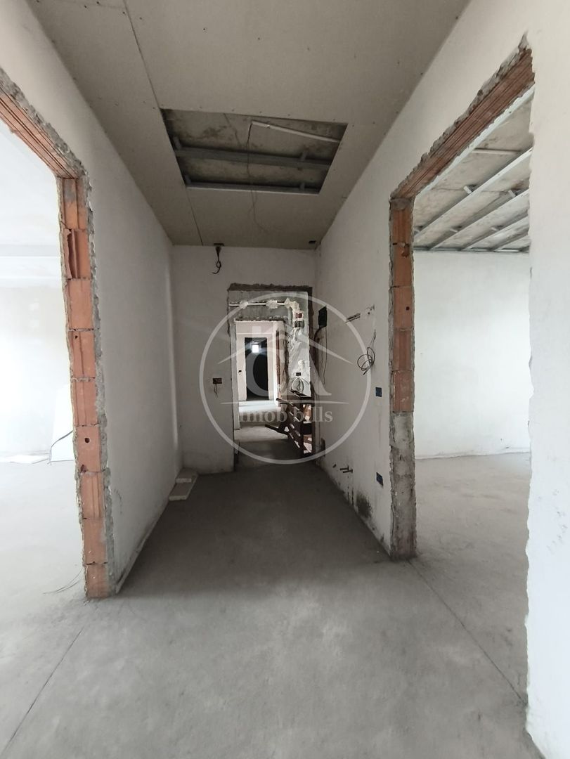 Spatiu comercial de inchiriat de tip S+P+E in zona Rogerius, Oradea - Poză 14