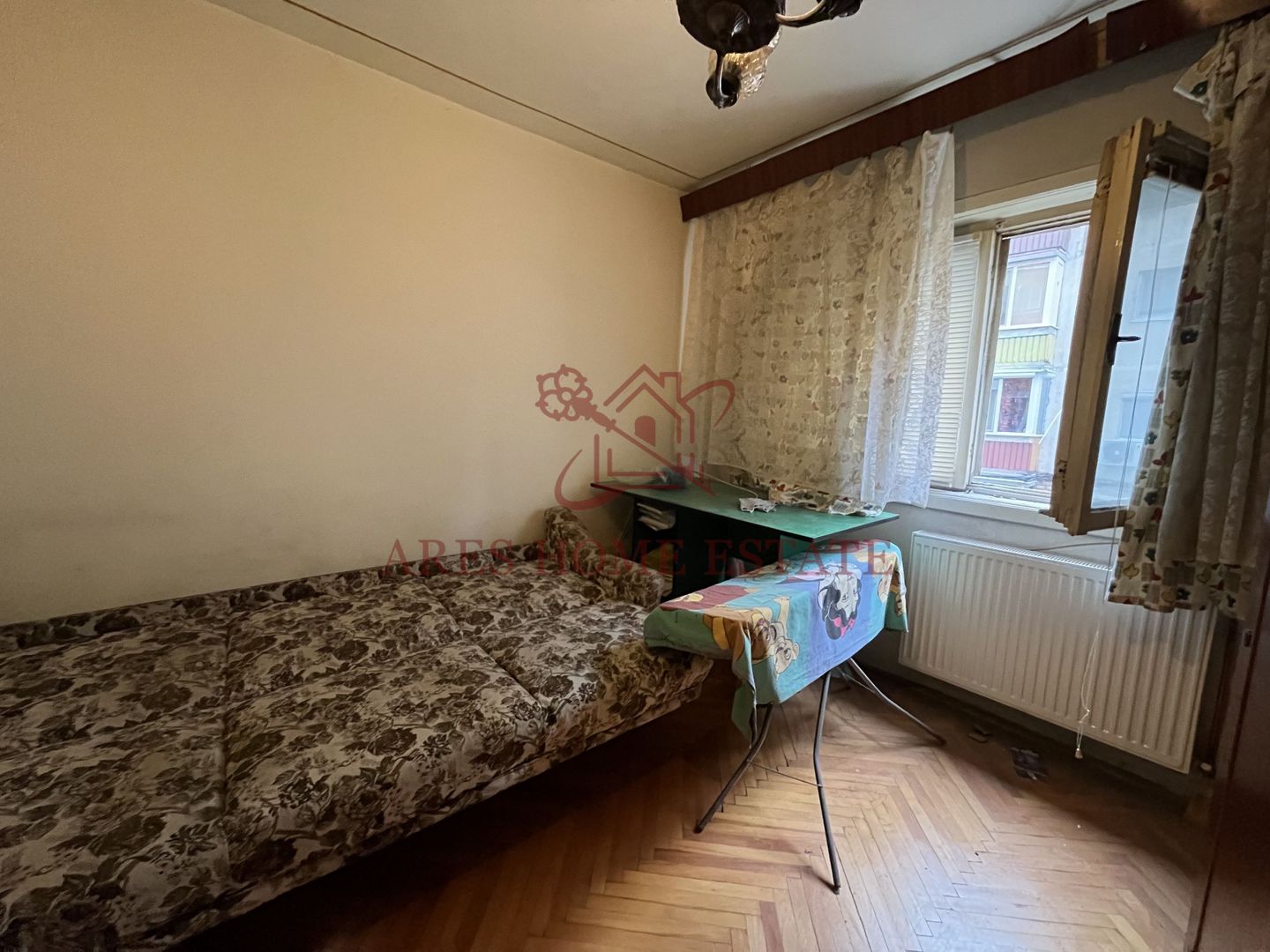 Etaj 1, 3 camere, spatios, 2 băi, centrală proprie – zonă excelentă - Poză 8