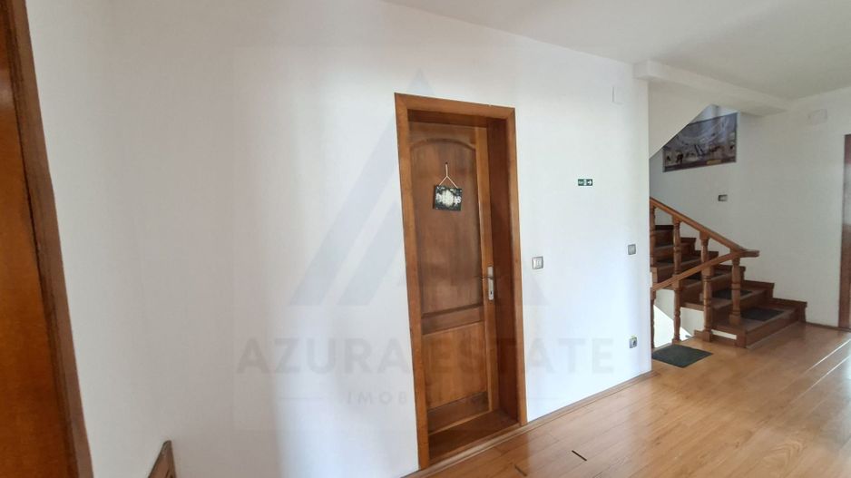 Spatiu birouri casa individuala curte proprie 9 birouri Selimbar - Poză 8