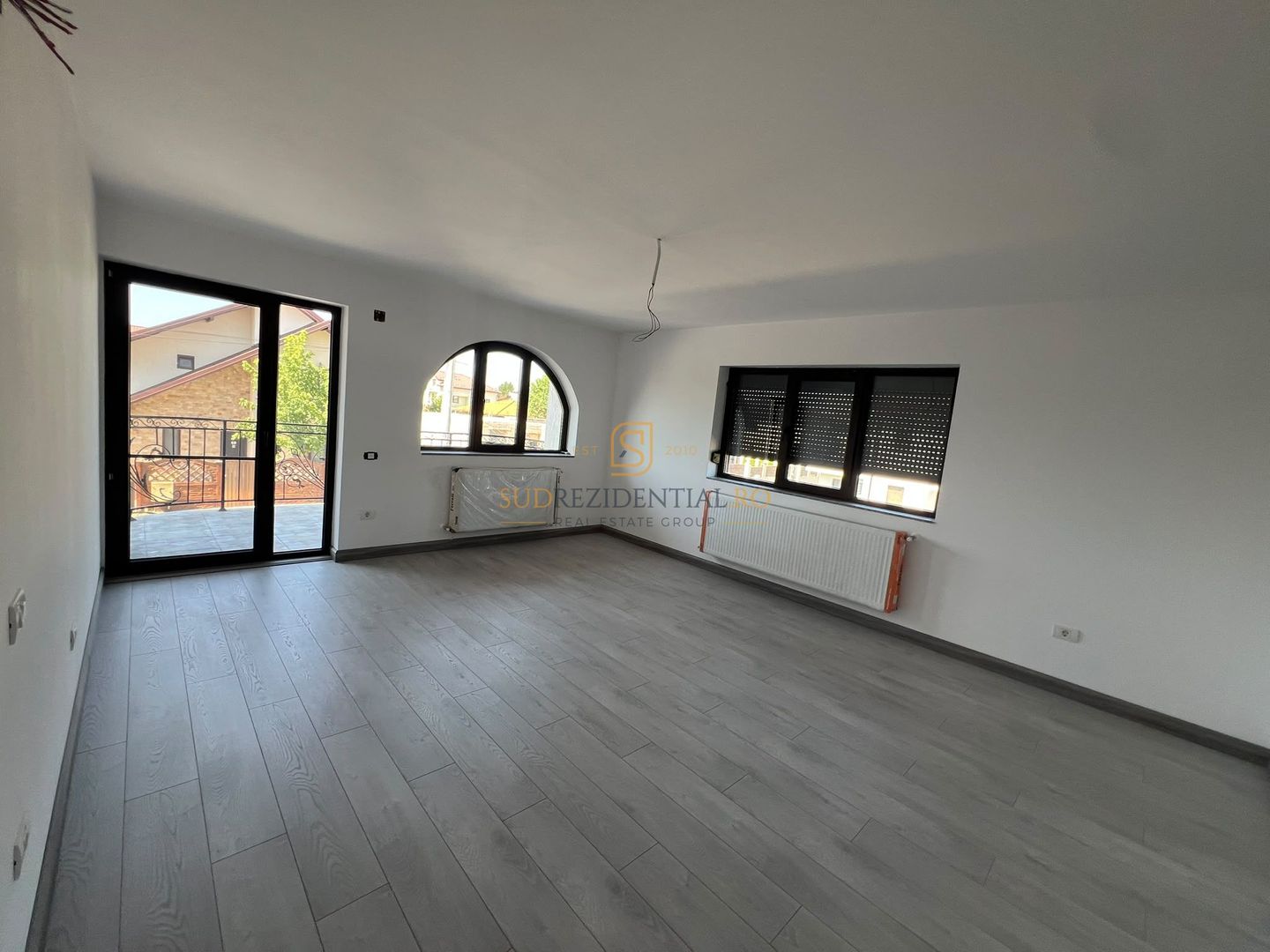 Vila individuala cu 7 camere, 5 dormitoare, teren 363 mp-Com. Berceni - Poză 11
