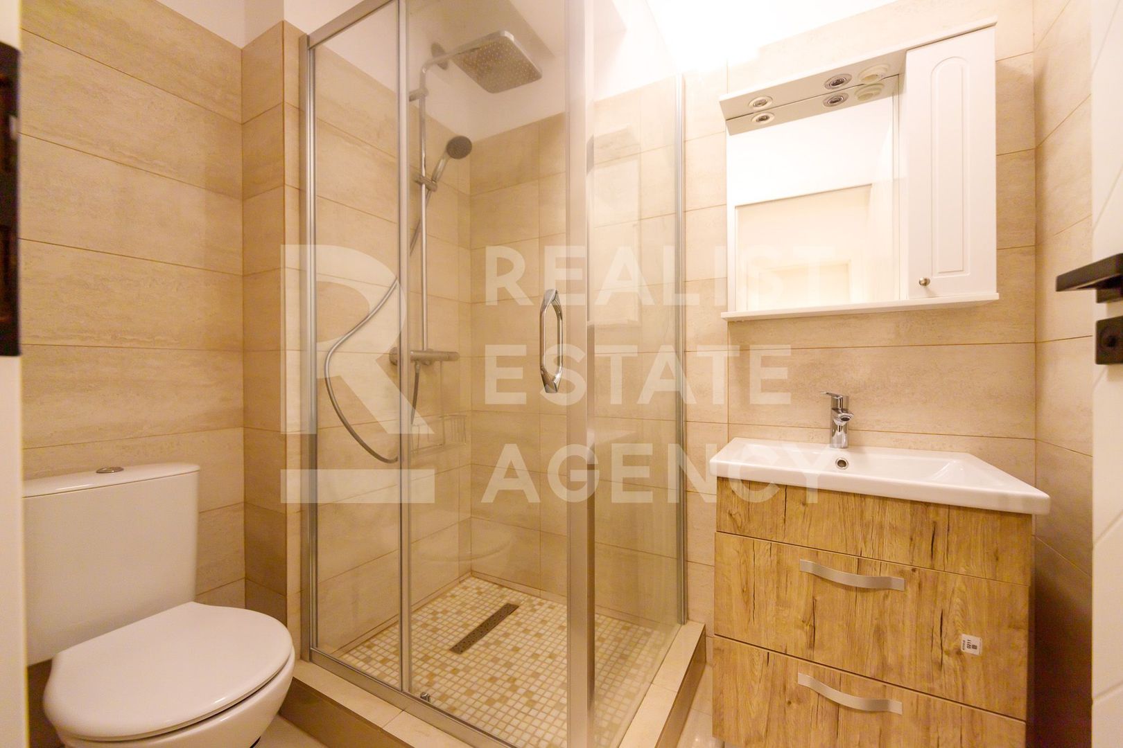 Vânzare, apartament cu 3 camere în zona Lujerului - Poză 19