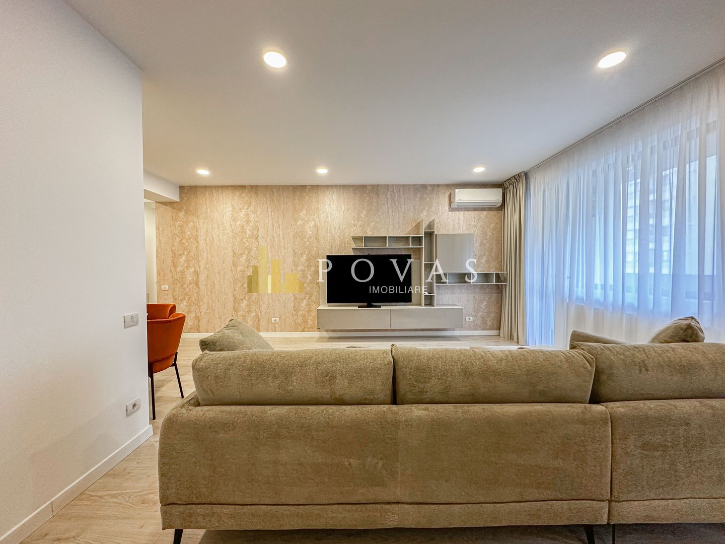 Inchiriere Apartament 3 Camere Residence5 Pipera Rond OMV - Poză 3