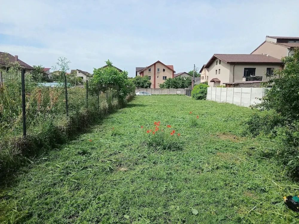 Teren intravilan de vanzare - Poză 1