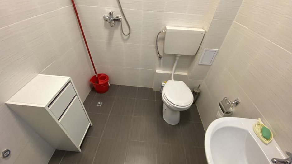 Spatiu birou - Poză 7