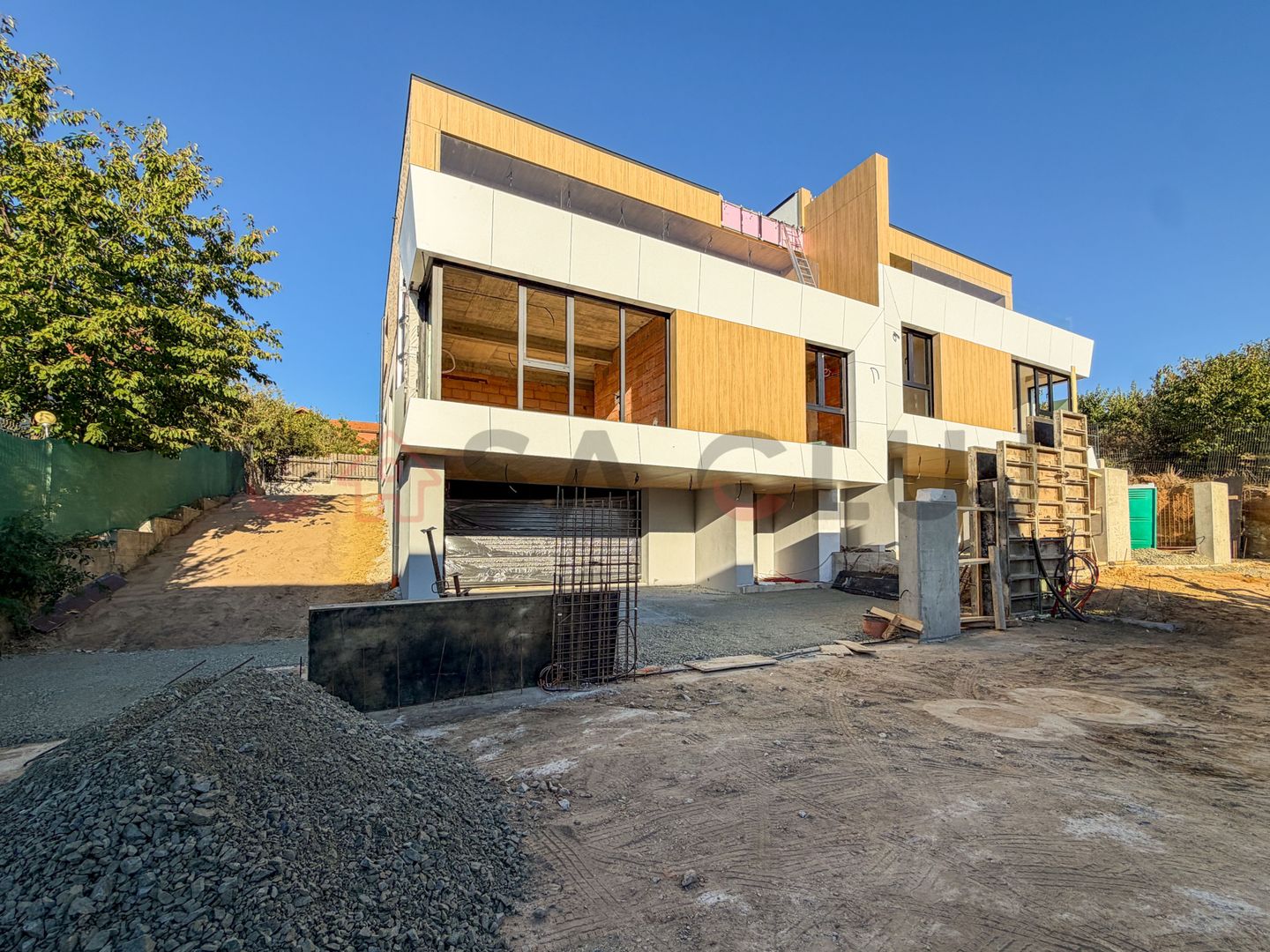 Casa cu 4 camere si garaj, Zorilor! - Poză 1