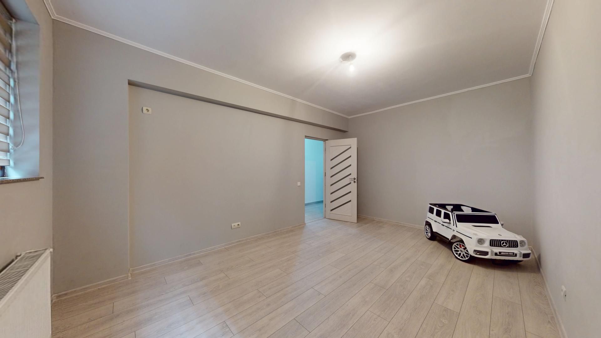 Apart. 3 cam. Decomandat. Demisol/4 in Drumul Bacriului ! - Poză 1