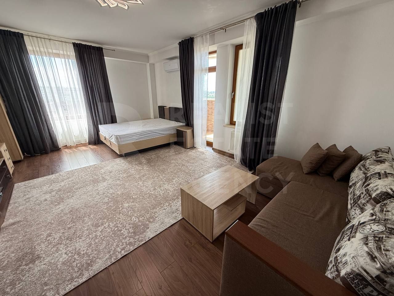 Chirie, apartament, 3 camere 120 mp, bd. Ștefan cel Mare, Centru - Poză 1