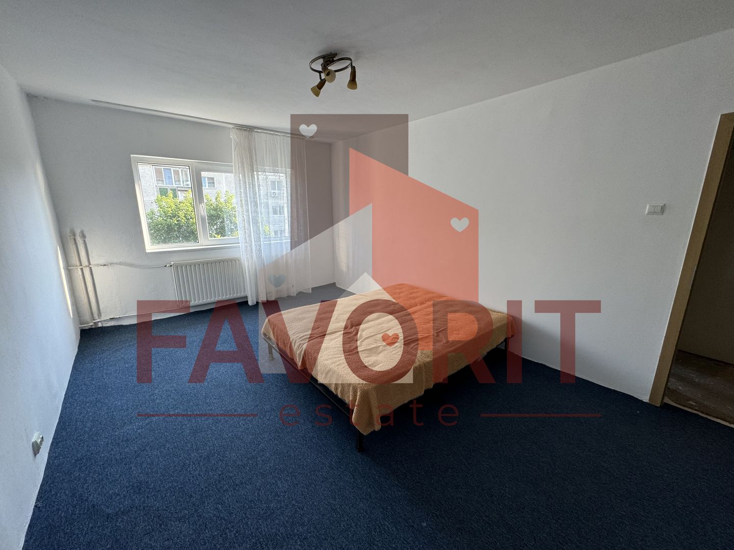 Decomandat. Model spatios. Disponibil imediat. Etaj intermediar. - Poză 3
