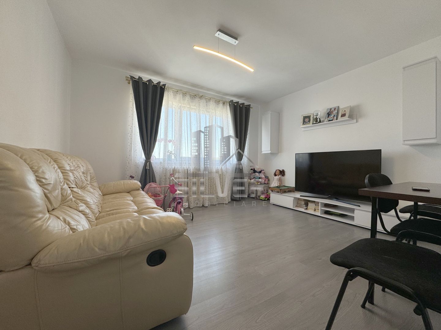 Apartament cu 3 camere/zona strazii Mehedinti. - Poză 1