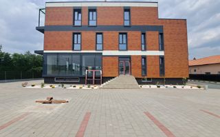 Cladire comerciala situata la drum intens circulat, 1365 mp utili + 20 parcari - Poză 5