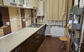 Închiriez apartament cu 3 camere - Poză 6