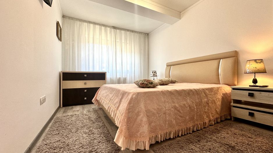 Apartament cu 2 camere  zona Coresi cu loc de parcare acoperit - Poză 5
