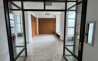 Spațiu comercial 493 mp utili | Locație centrală | Vizibilitate excelentă | - Poză 17