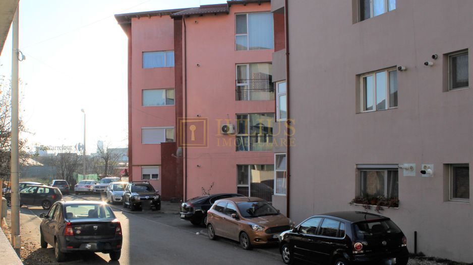 Decomandat, centrala proprie, parcare inclusa. - Poză 19