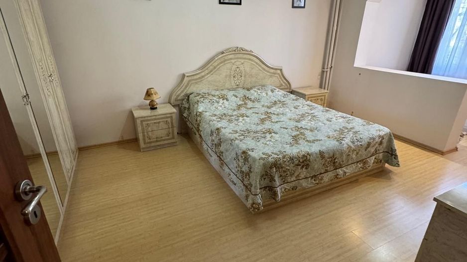 Apartament 3 camere - Poză 1