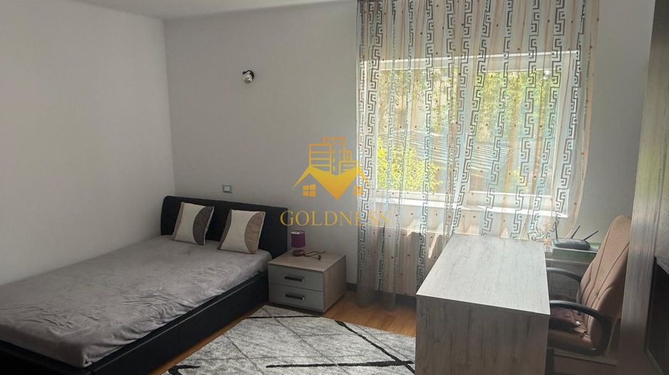 Casa individuala 5 camere zona centrala , 210 mp si garaj propriu! - Poză 8