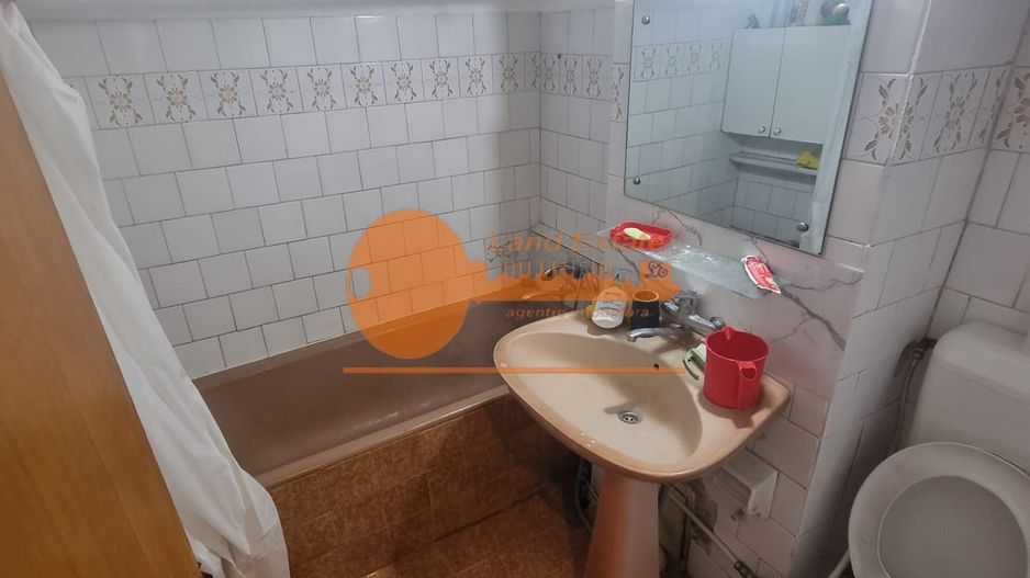 Apartament cu 3 camere in zona Crangasi - Poză 13