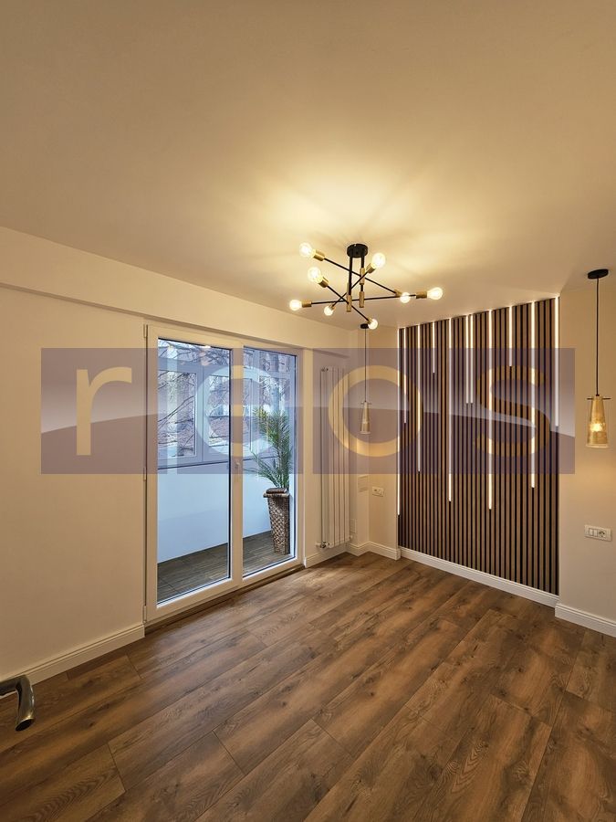 DE VANZARE APARTAMENT 2 CAMERE PIATA VICTORIEI RENOVAT MODERN BALCON - Poză 3