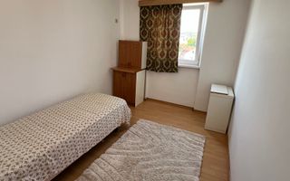 Cameră de cămin cu baie proprie și vedere spre Castelul Corvinilor - Poză 1